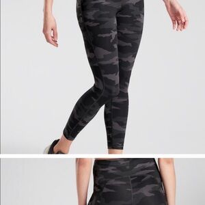 Athleta Women's 7/8 Black Camouflage Leggings